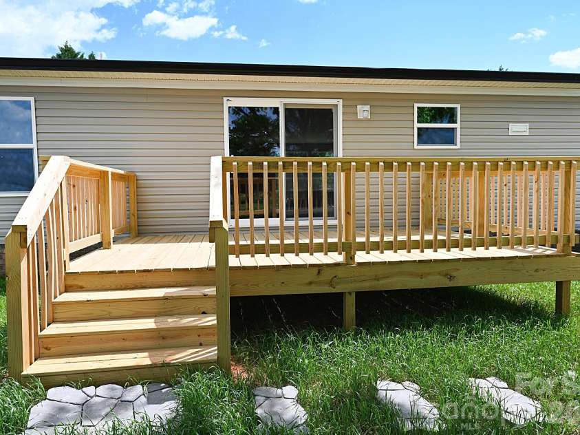 115 Stonydell Drive, Stony Point, NC 28678.  MLS# CAR4372155, YatesRealty ID 13843. 
