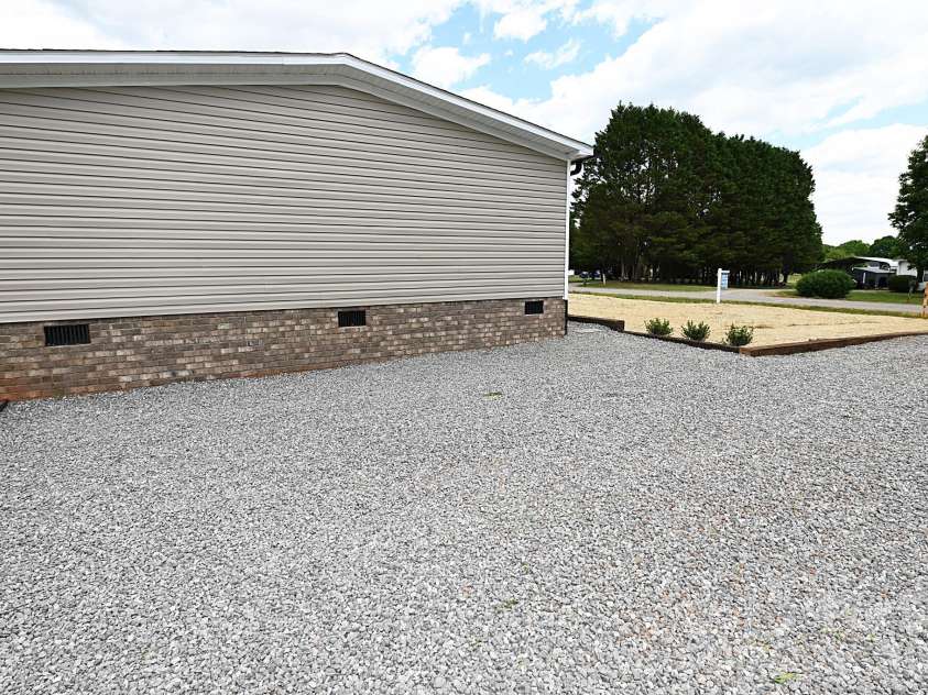 115 Stonydell Drive, Stony Point, NC 28678.  MLS# CAR4372155, YatesRealty ID 13843. 