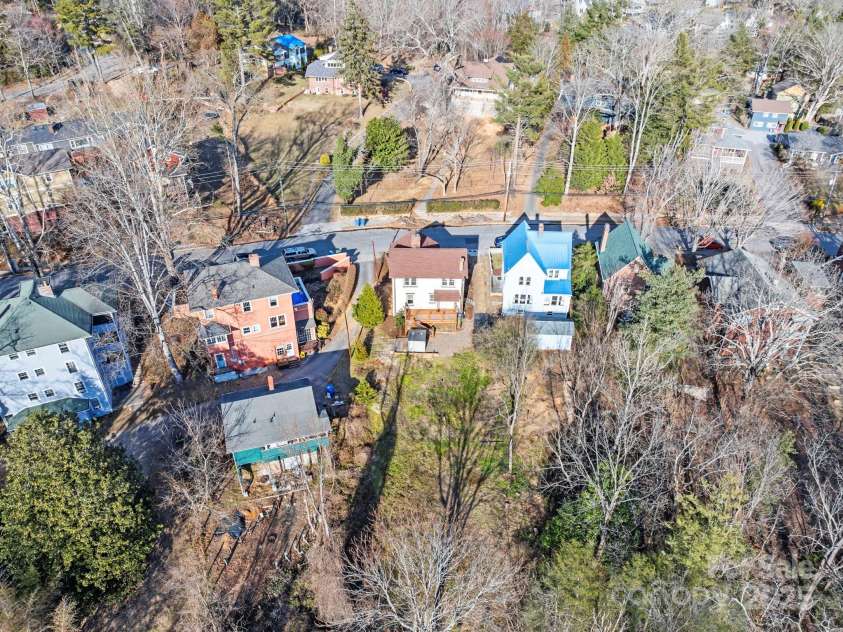 41 Forest Hill Drive, Asheville, NC 28803.  MLS# CAR4217296, YatesRealty ID 13843. 