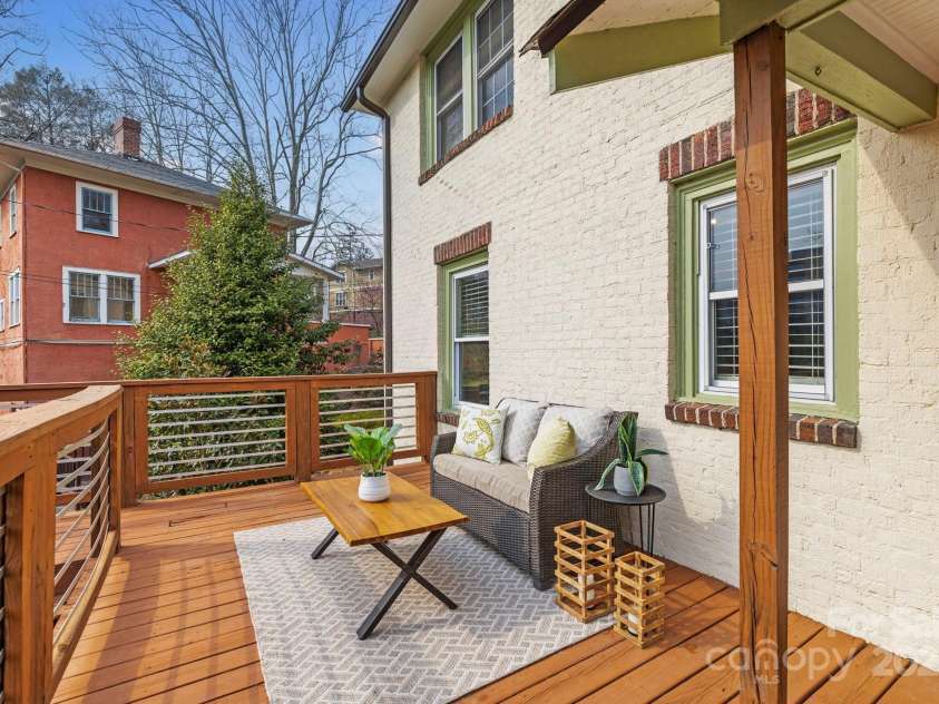 41 Forest Hill Drive, Asheville, NC 28803.  MLS# CAR4217296, YatesRealty ID 13843. Perfect space for entertaining