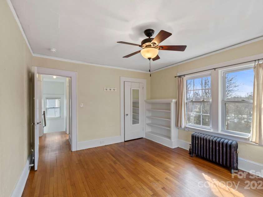 41 Forest Hill Drive, Asheville, NC 28803.  MLS# CAR4217296, YatesRealty ID 13843. Third bedroom