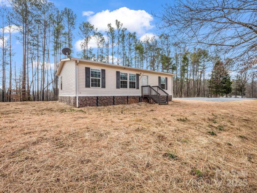 406 Rock Corner Road, Forest City, NC 28043.  MLS# CAR4228078, YatesRealty ID 13845. 