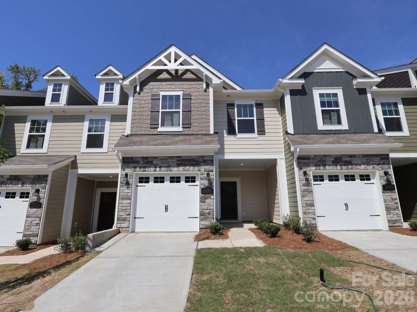 3135 Lilac Grove Drive, Charlotte, NC 28269.  MLS# CAR4370629, YatesRealty ID 13846. Exterior