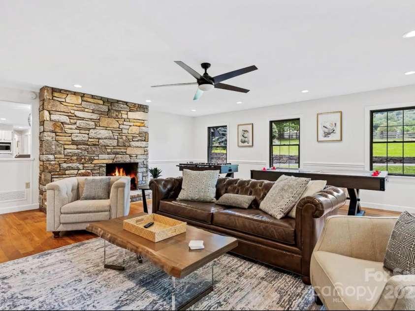 1236 Upper Brush Creek Road, Fairview, NC 28730.  MLS# CAR4233787, YatesRealty ID 13847. Main level living area