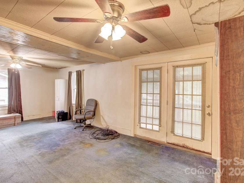 54 Green Haven Lane, Hendersonville, NC 28791.  MLS# CAR4256501, YatesRealty ID 13848. 