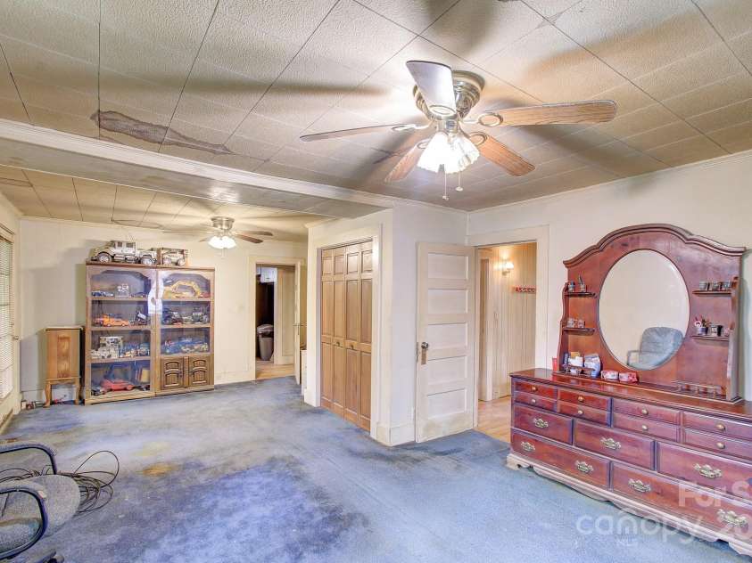 54 Green Haven Lane, Hendersonville, NC 28791.  MLS# CAR4256501, YatesRealty ID 13848. 