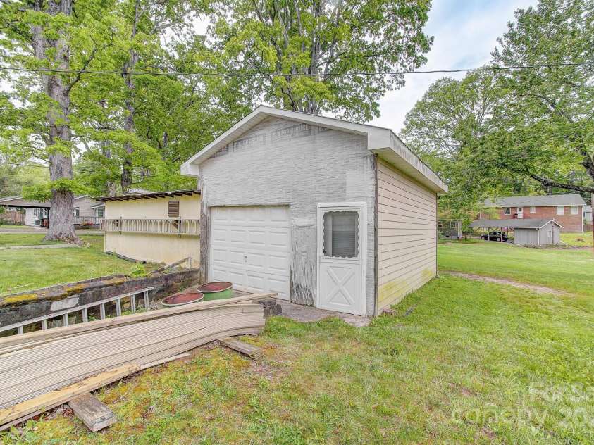 54 Green Haven Lane, Hendersonville, NC 28791.  MLS# CAR4256501, YatesRealty ID 13848. 