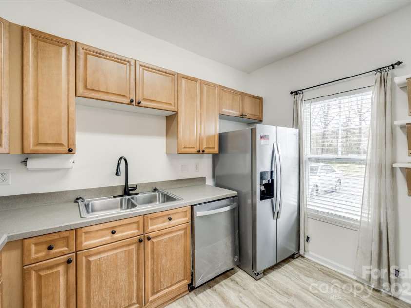 11426 Savannah Creek Drive, Charlotte, NC 28273.  MLS# CAR4222519, YatesRealty ID 13849. 