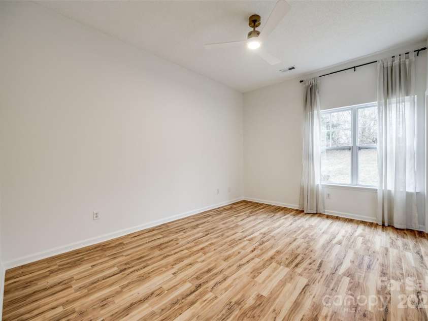 11426 Savannah Creek Drive, Charlotte, NC 28273.  MLS# CAR4222519, YatesRealty ID 13849. 