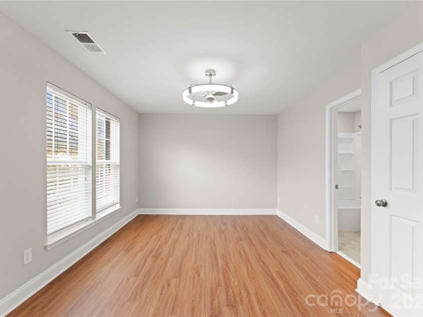 12819 Bullock Greenway Boulevard, Charlotte, NC 28277.  MLS# CAR4357908, YatesRealty ID 13849. New lighting and flooring throughout.  