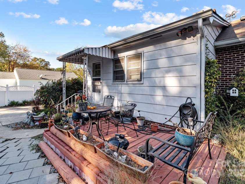 1012 Linwood Road, Kings Mountain, NC 28086.  MLS# CAR4190251, YatesRealty ID 1385. 