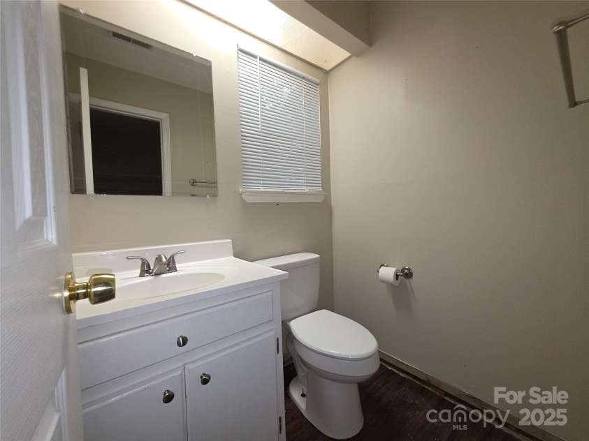 2105 Killarney Place, Charlotte, NC 28262.  MLS# CAR4257878, YatesRealty ID 13852. 
