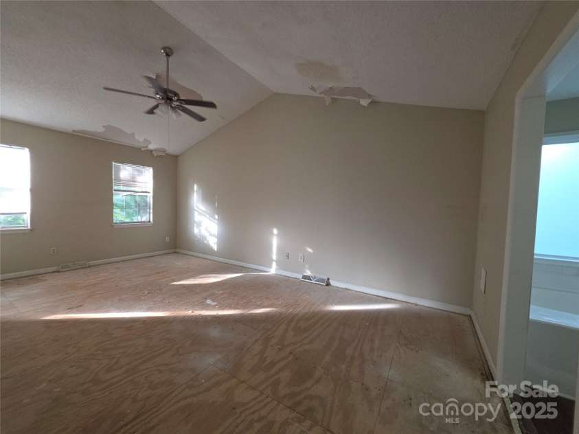 2105 Killarney Place, Charlotte, NC 28262.  MLS# CAR4257878, YatesRealty ID 13852. 