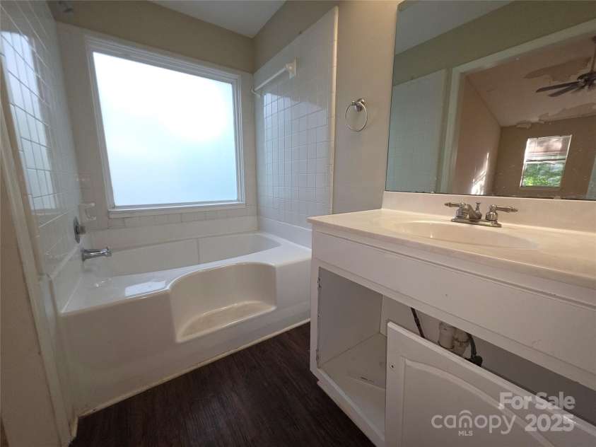 2105 Killarney Place, Charlotte, NC 28262.  MLS# CAR4257878, YatesRealty ID 13852. 