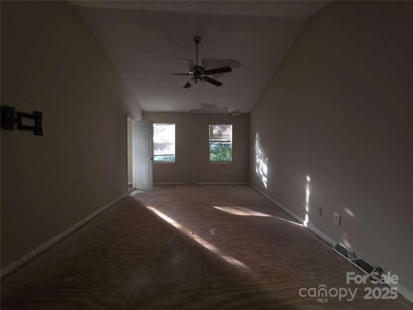 2105 Killarney Place, Charlotte, NC 28262.  MLS# CAR4257878, YatesRealty ID 13852. 