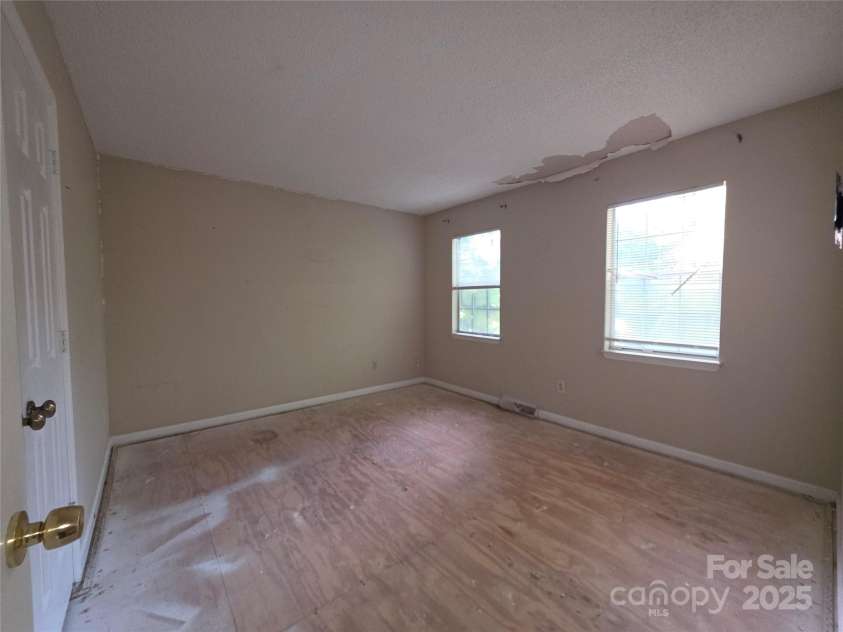 2105 Killarney Place, Charlotte, NC 28262.  MLS# CAR4257878, YatesRealty ID 13852. 