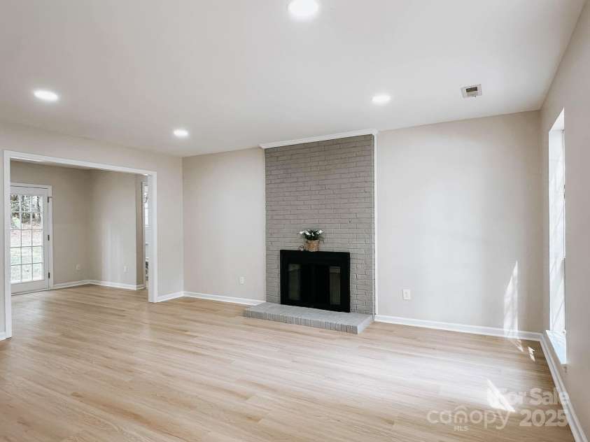 2105 Killarney Place, Charlotte, NC 28262.  MLS# CAR4313325, YatesRealty ID 13852. 