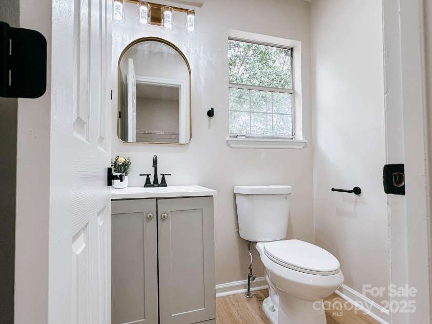 2105 Killarney Place, Charlotte, NC 28262.  MLS# CAR4313325, YatesRealty ID 13852. 