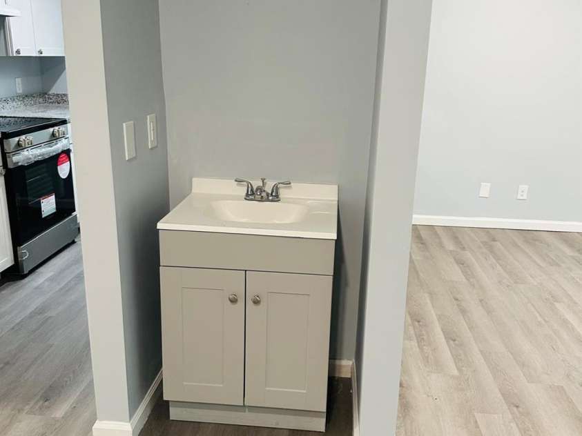 8029 Cedar Glen Drive, Charlotte, NC 28212.  MLS# CAR4257927, YatesRealty ID 13856. 