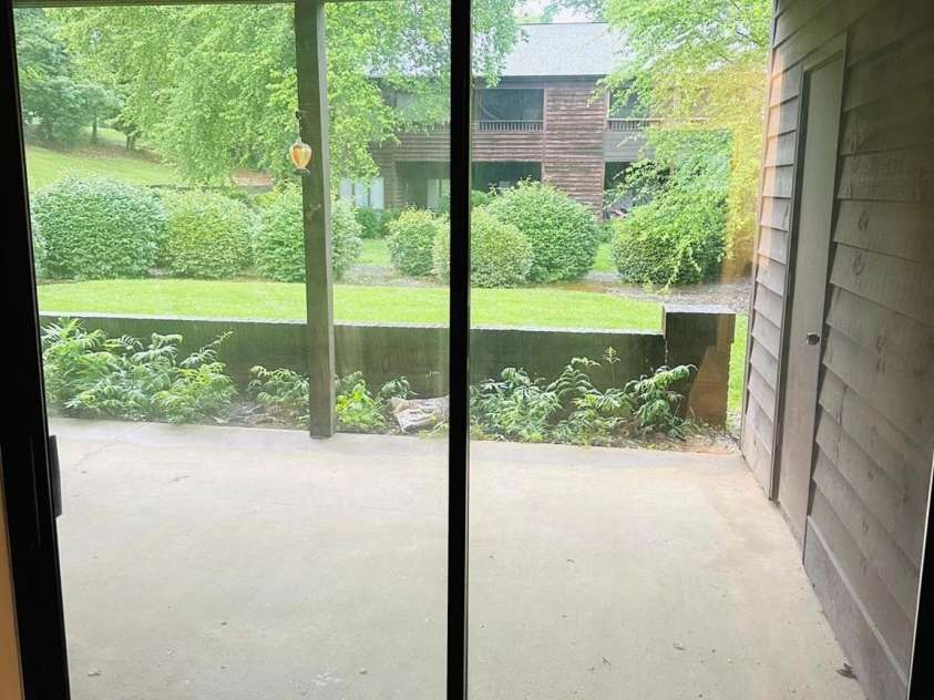 8029 Cedar Glen Drive, Charlotte, NC 28212.  MLS# CAR4257927, YatesRealty ID 13856. 