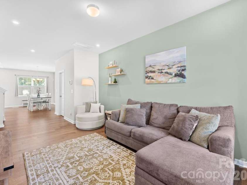 9158 Widden Way, Charlotte, NC 28269.  MLS# CAR4372264, YatesRealty ID 13858. 
