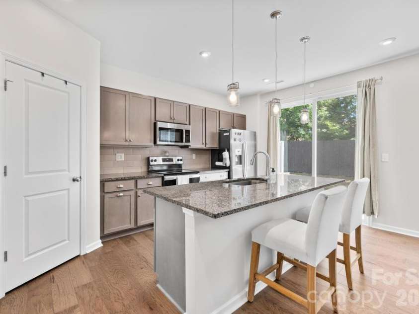 9158 Widden Way, Charlotte, NC 28269.  MLS# CAR4372264, YatesRealty ID 13858. 