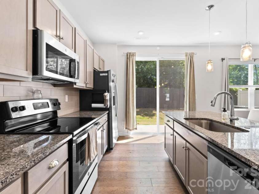 9158 Widden Way, Charlotte, NC 28269.  MLS# CAR4372264, YatesRealty ID 13858. 