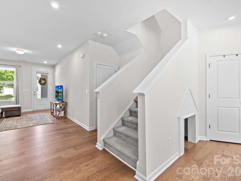 9158 Widden Way, Charlotte, NC 28269.  MLS# CAR4372264, YatesRealty ID 13858. 