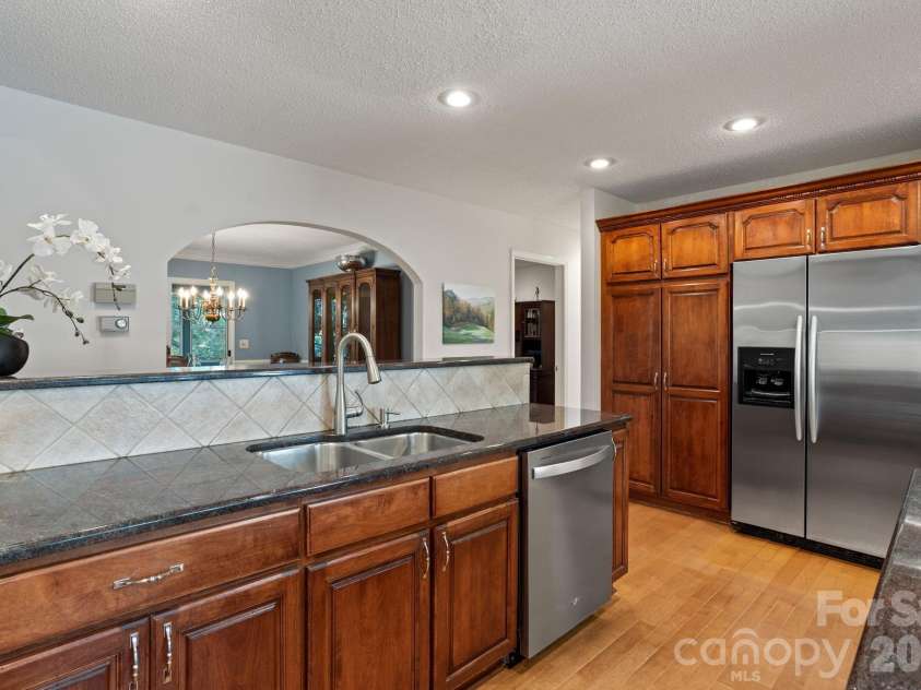 128 Forest View Drive, Flat Rock, NC 28731.  MLS# CAR4372565, YatesRealty ID 13861. 