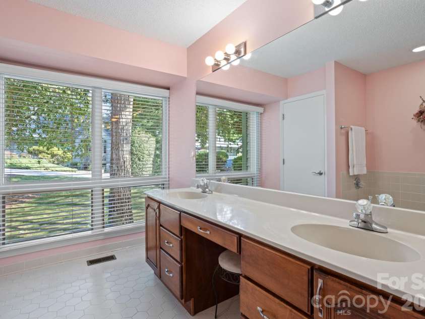 128 Forest View Drive, Flat Rock, NC 28731.  MLS# CAR4372565, YatesRealty ID 13861. 
