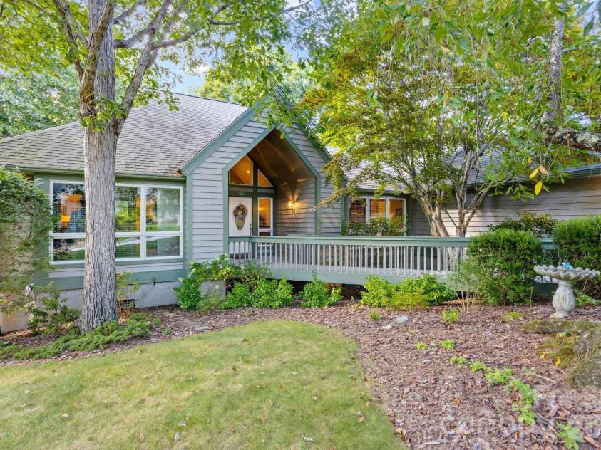 128 Forest View Drive, Flat Rock, NC 28731.  MLS# CAR4372565, YatesRealty ID 13861. 