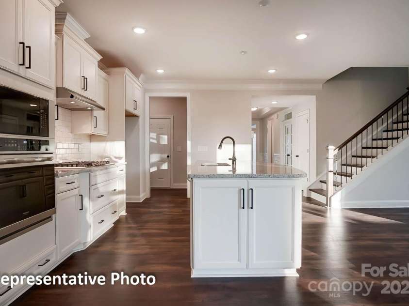 106 Inneswood Lane, Mooresville, NC 28115.  MLS# CAR4256047, YatesRealty ID 13862. 