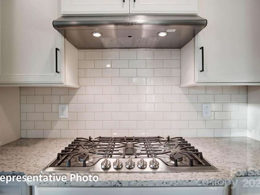 106 Inneswood Lane, Mooresville, NC 28115.  MLS# CAR4256047, YatesRealty ID 13862. 