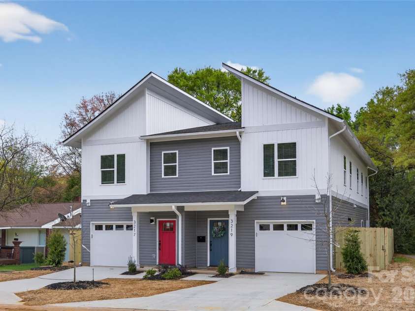 3219 Credenza Road, Charlotte, NC 28208.  MLS# CAR4363734, YatesRealty ID 13862. 