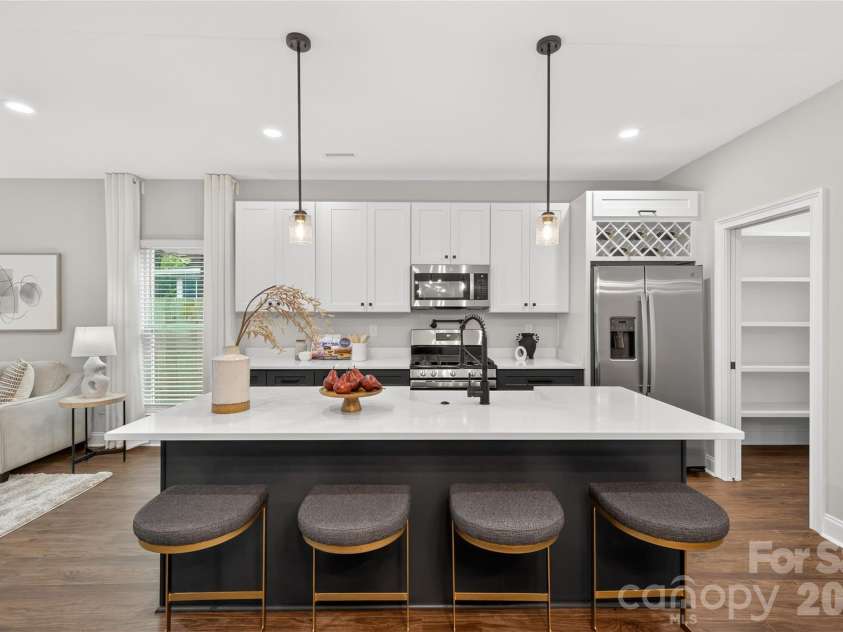3219 Credenza Road, Charlotte, NC 28208.  MLS# CAR4363734, YatesRealty ID 13862. 