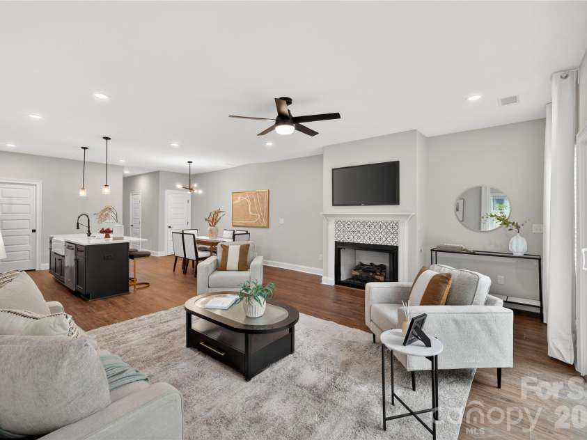 3219 Credenza Road, Charlotte, NC 28208.  MLS# CAR4363734, YatesRealty ID 13862. 