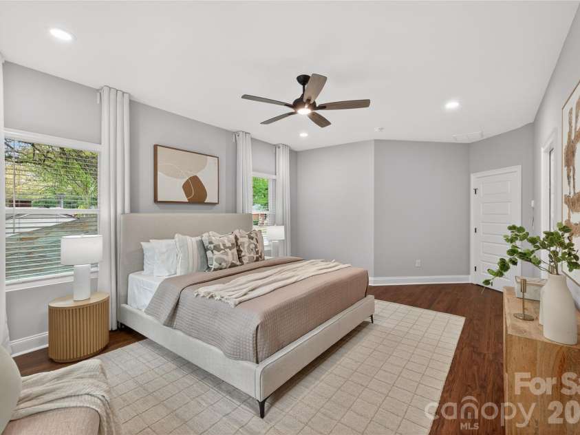 3219 Credenza Road, Charlotte, NC 28208.  MLS# CAR4363734, YatesRealty ID 13862. 