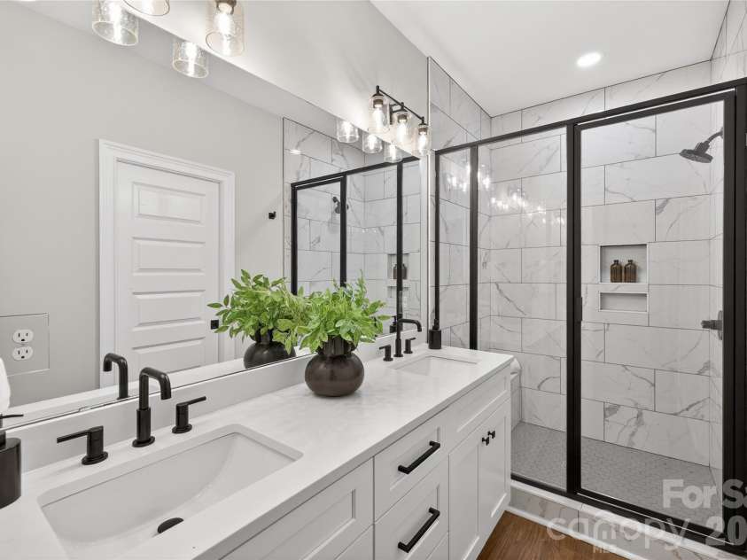 3219 Credenza Road, Charlotte, NC 28208.  MLS# CAR4363734, YatesRealty ID 13862. 