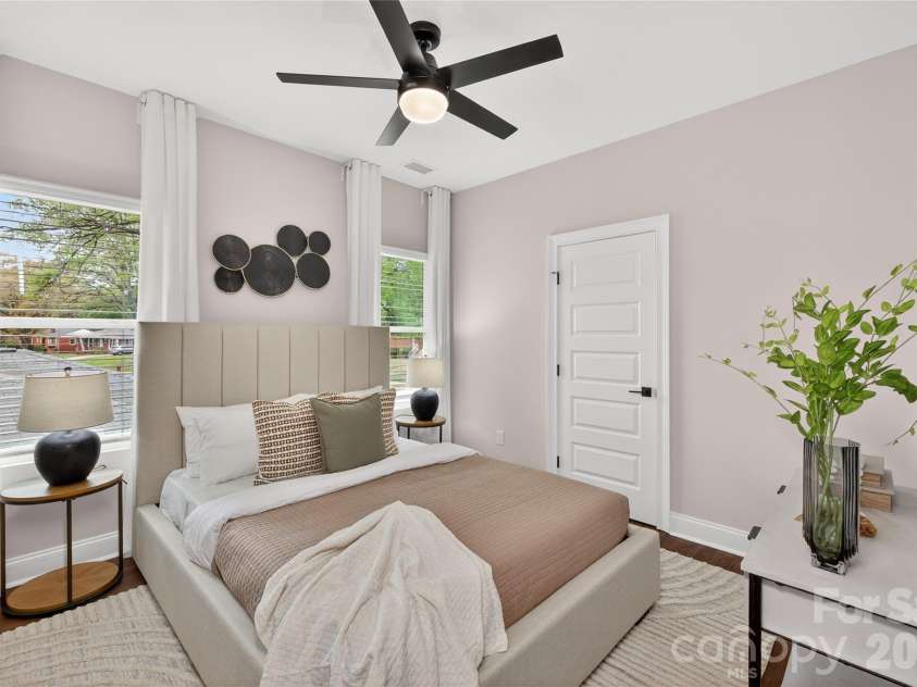 3219 Credenza Road, Charlotte, NC 28208.  MLS# CAR4363734, YatesRealty ID 13862. 