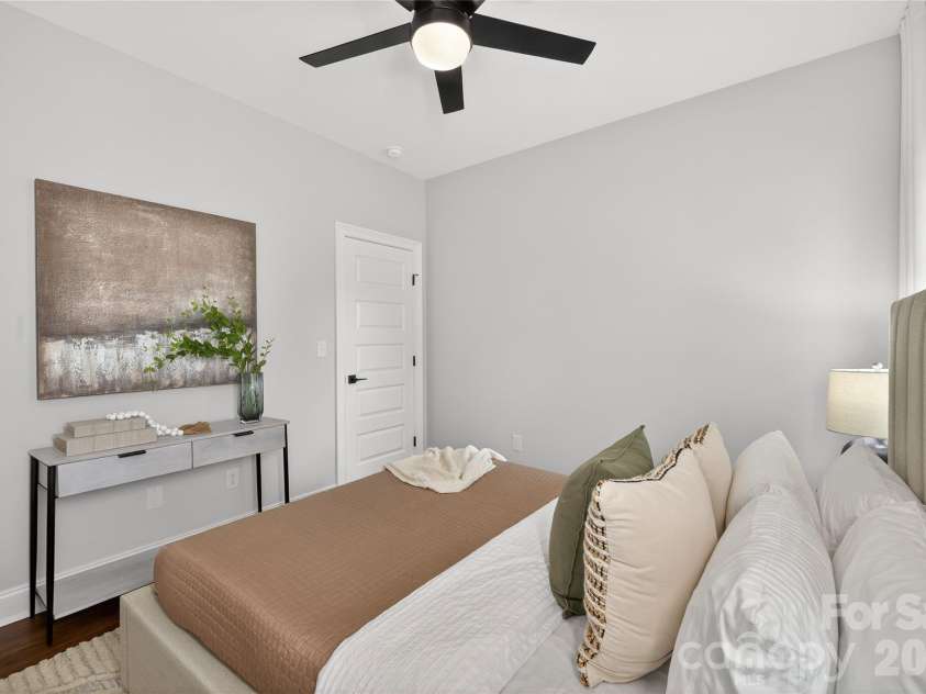 3219 Credenza Road, Charlotte, NC 28208.  MLS# CAR4363734, YatesRealty ID 13862. 