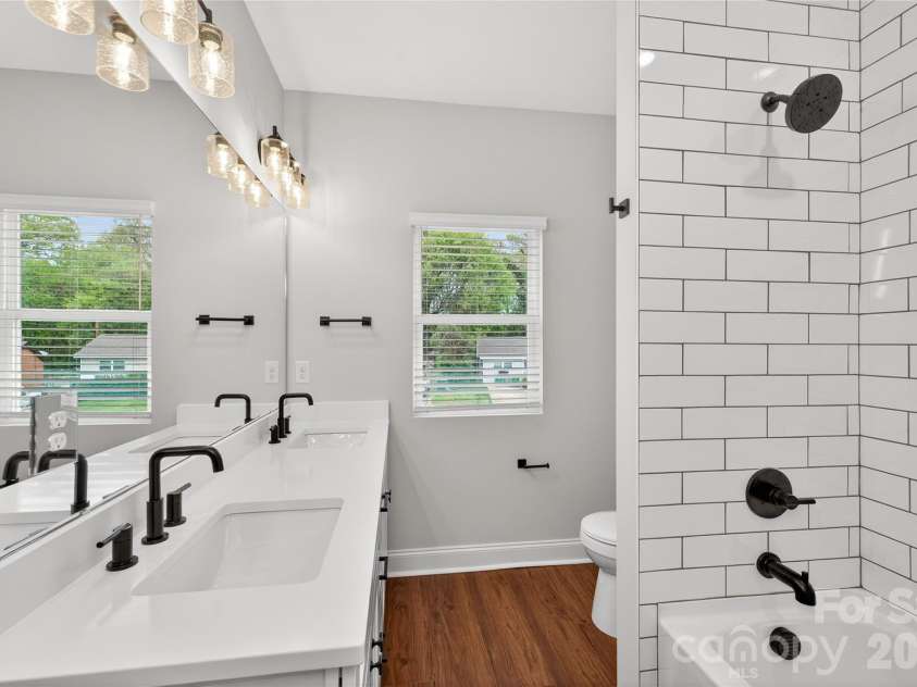 3219 Credenza Road, Charlotte, NC 28208.  MLS# CAR4363734, YatesRealty ID 13862. 
