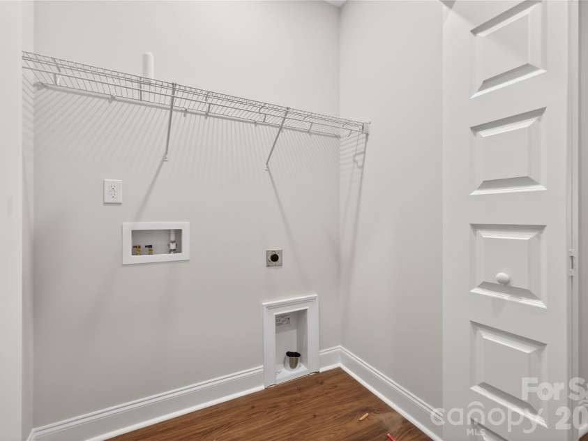 3219 Credenza Road, Charlotte, NC 28208.  MLS# CAR4363734, YatesRealty ID 13862. 