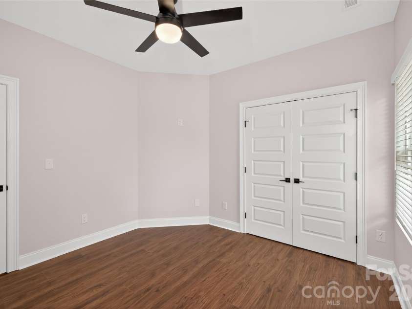 3219 Credenza Road, Charlotte, NC 28208.  MLS# CAR4363734, YatesRealty ID 13862. 