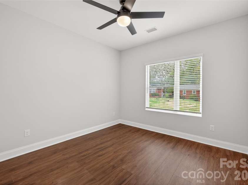 3219 Credenza Road, Charlotte, NC 28208.  MLS# CAR4363734, YatesRealty ID 13862. 