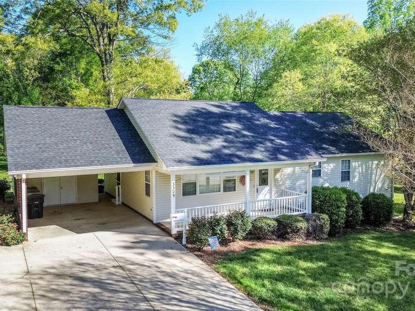 3309 Broad Street, Statesville, NC 28625.  MLS# CAR4291765, YatesRealty ID 13864. 