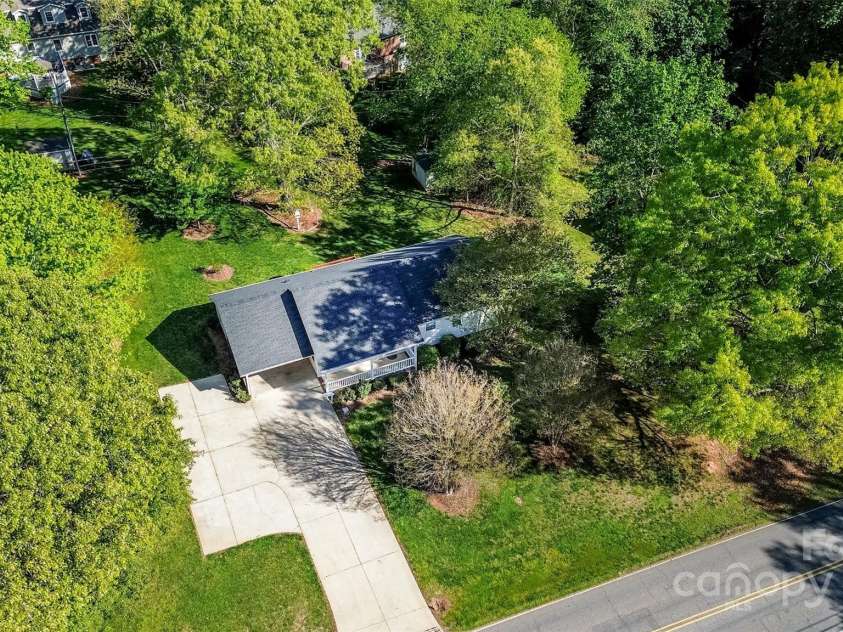 3309 Broad Street, Statesville, NC 28625.  MLS# CAR4291765, YatesRealty ID 13864. 