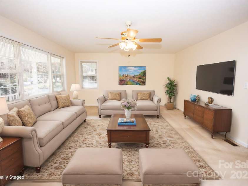 3309 Broad Street, Statesville, NC 28625.  MLS# CAR4291765, YatesRealty ID 13864. 