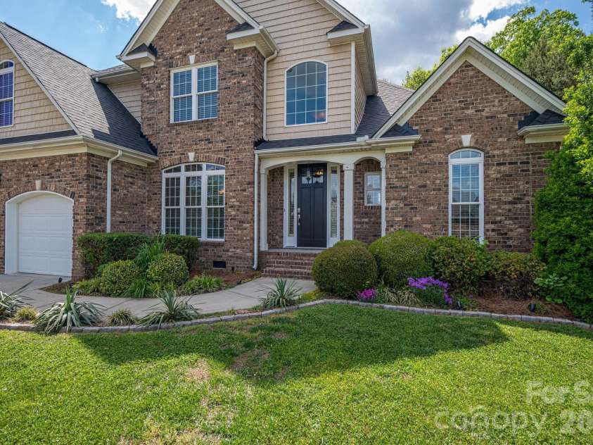 4012 Saint Andrews Court, Cramerton, NC 28032.  MLS# CAR4372411, YatesRealty ID 13864. 