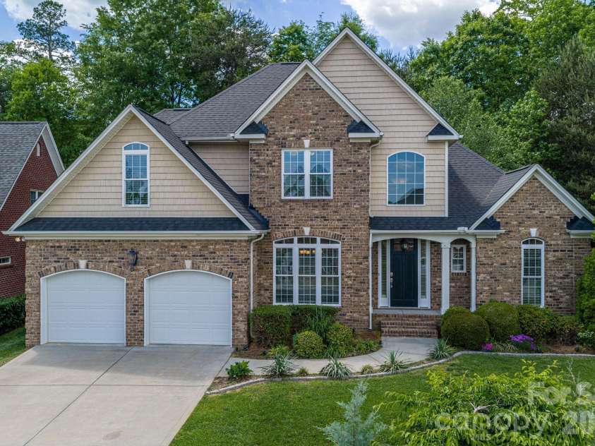 4012 Saint Andrews Court, Cramerton, NC 28032.  MLS# CAR4372411, YatesRealty ID 13864. 