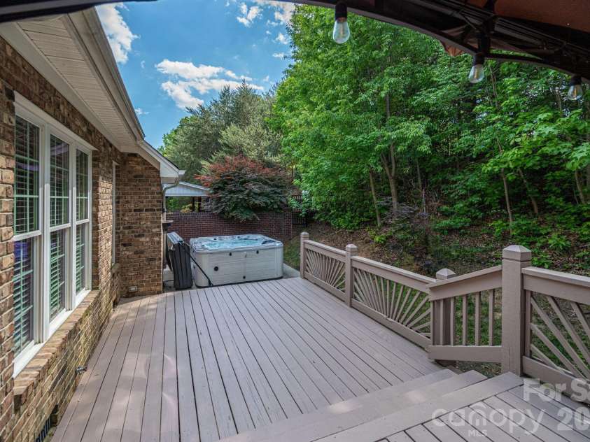 4012 Saint Andrews Court, Cramerton, NC 28032.  MLS# CAR4372411, YatesRealty ID 13864. 